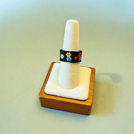 Beaded Ring W/Flowers Size 8